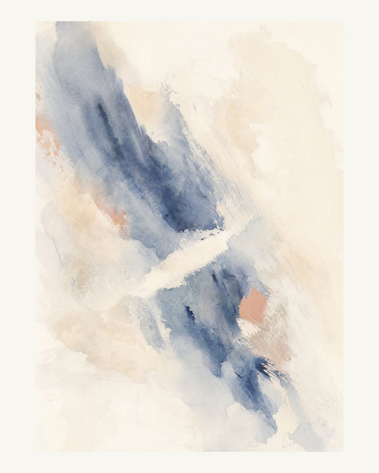 Abstrakt måleriskt motiv i vit, benvitt, djup indigo, lerrosa. Tunna färgslöjor glider diagonalt över ljusa partier, med ett tätare färgavtryck som motvikt. 40 × 50 cm.
