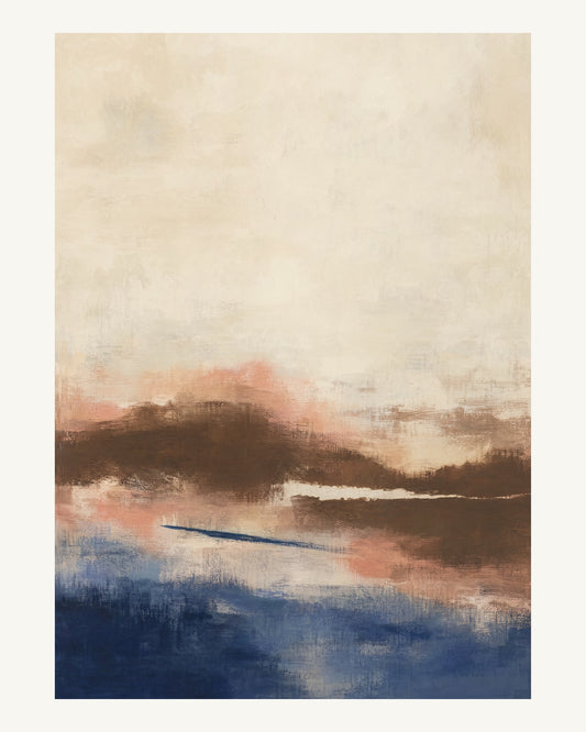 Abstrakt måleriskt motiv i brun, benvitt, djup indigo, lerrosa. Breda, ojämna färglager möts kring en avbruten horisont och lämnar gott om ljus luft. 40 × 50 cm.
