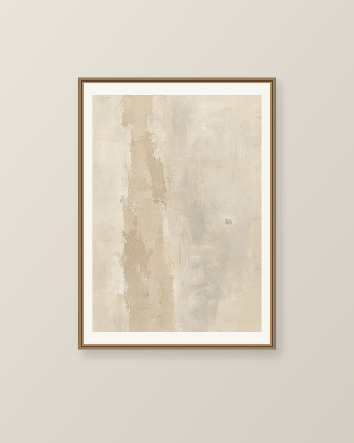 Abstrakt måleriskt motiv i ljus sandbeige, mjuk gråbeige, ljus linne. Ett brutet lodrätt färgstråk möter tunna utsuddade slöjor och en liten förskjuten accent. Illustrerad inramningsvy. Ram ingår inte.