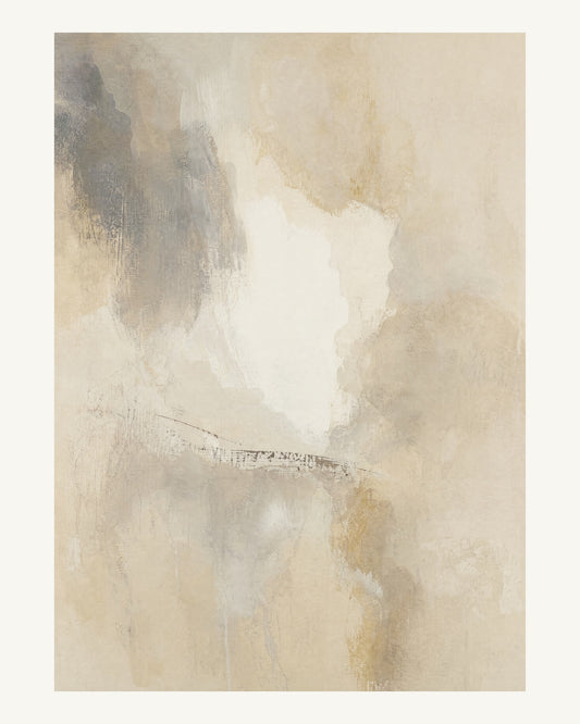 Abstrakt måleriskt motiv i elfenbensbeige, varm pärlvit. Mjuka färgfält löser upp sig kring ett ljust mellanrum, med diskreta skrapningar som ger ytan liv. 40 × 50 cm.