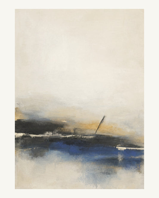 Abstrakt måleriskt motiv i svart, kalkvitt, ultramarin, dämpad ockra. Breda, ojämna färglager möts kring en avbruten horisont och lämnar gott om ljus luft. 40 × 50 cm.