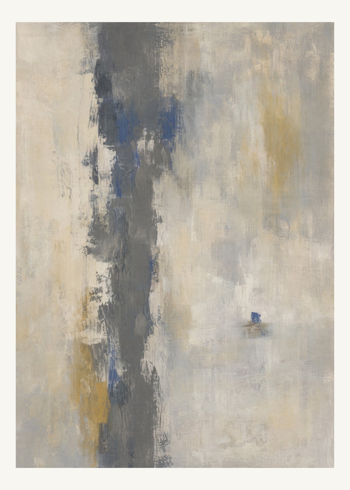 Abstrakt måleriskt motiv i mörkgrå, kalkvitt, ultramarin, dämpad ockra. Ett brutet lodrätt färgstråk möter tunna utsuddade slöjor och en liten förskjuten accent. 50 × 70 cm.