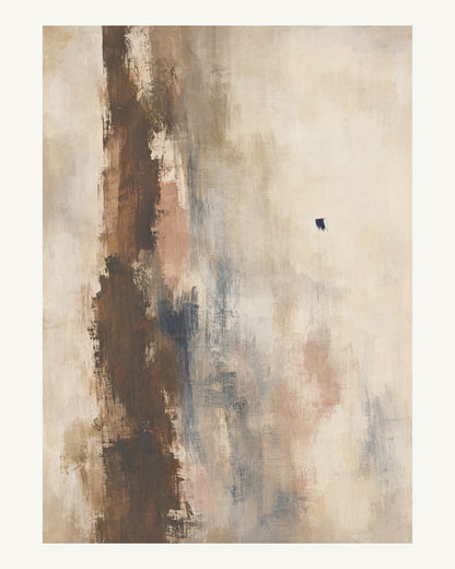 Abstrakt måleriskt motiv i brun, benvitt, djup indigo, lerrosa. Ett brutet lodrätt färgstråk möter tunna utsuddade slöjor och en liten förskjuten accent. 40 × 50 cm.