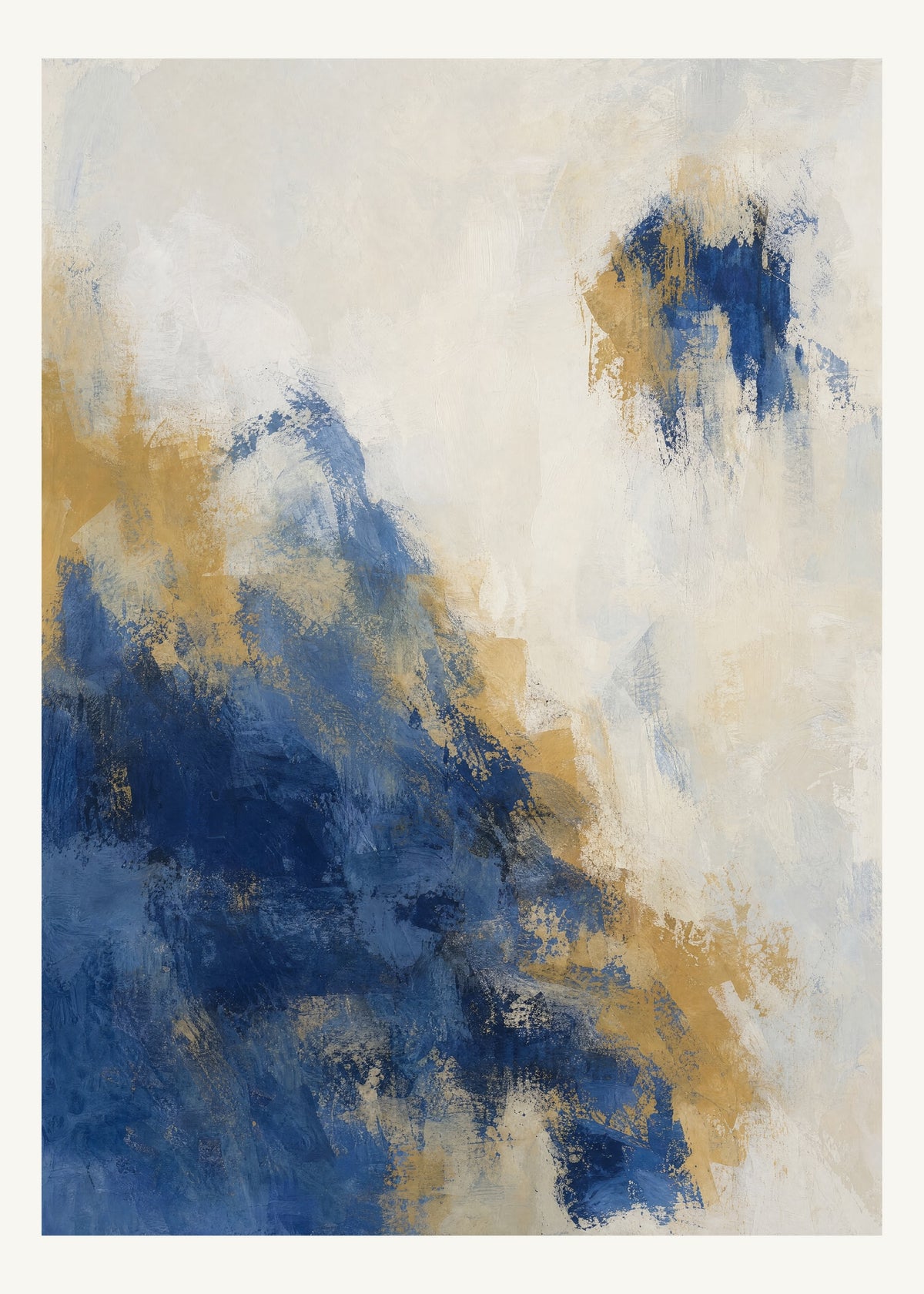 Abstrakt måleriskt motiv i vit, kalkvitt, ultramarin, dämpad ockra. Ett fylligt, oregelbundet färgfält får tyngd av skrapade lager och bryts av ljusare öppningar. 50 × 70 cm.