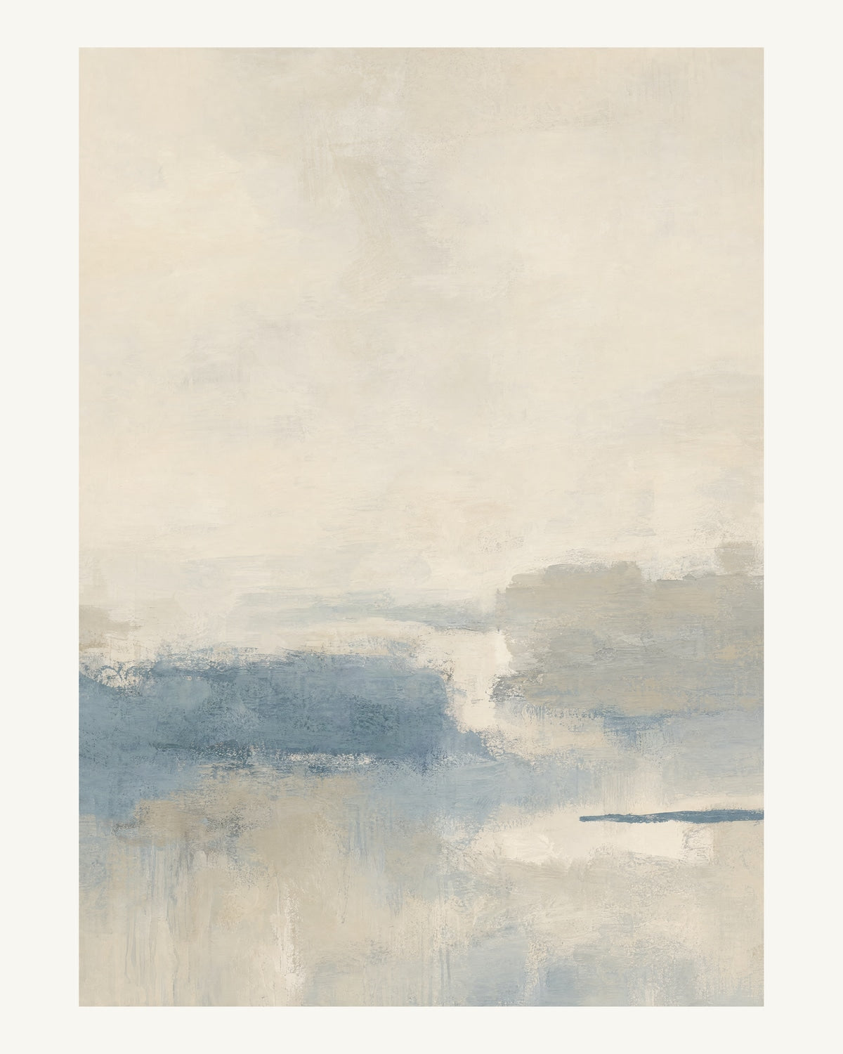 Abstrakt måleriskt motiv i ljus varm kräm, dämpad dimblå, varm gråbeige. Breda, ojämna färglager möts kring en avbruten horisont och lämnar gott om ljus luft. 40 × 50 cm.