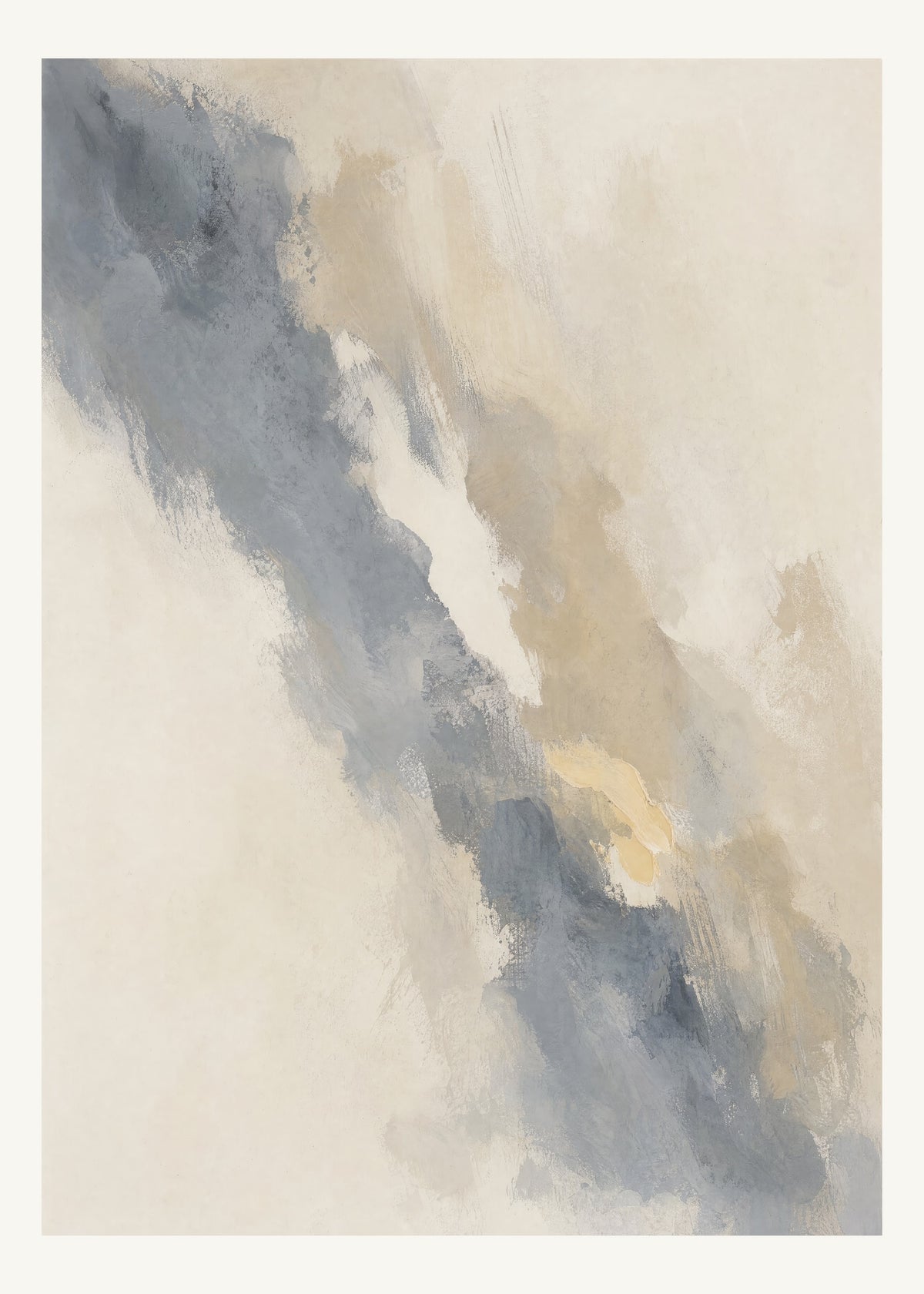 Abstrakt måleriskt motiv i varm vit, mjuk skiffergrå, sandbeige, blek vaniljgul. Tunna färgslöjor glider diagonalt över ljusa partier, med ett tätare färgavtryck som motvikt. 50 × 70 cm.