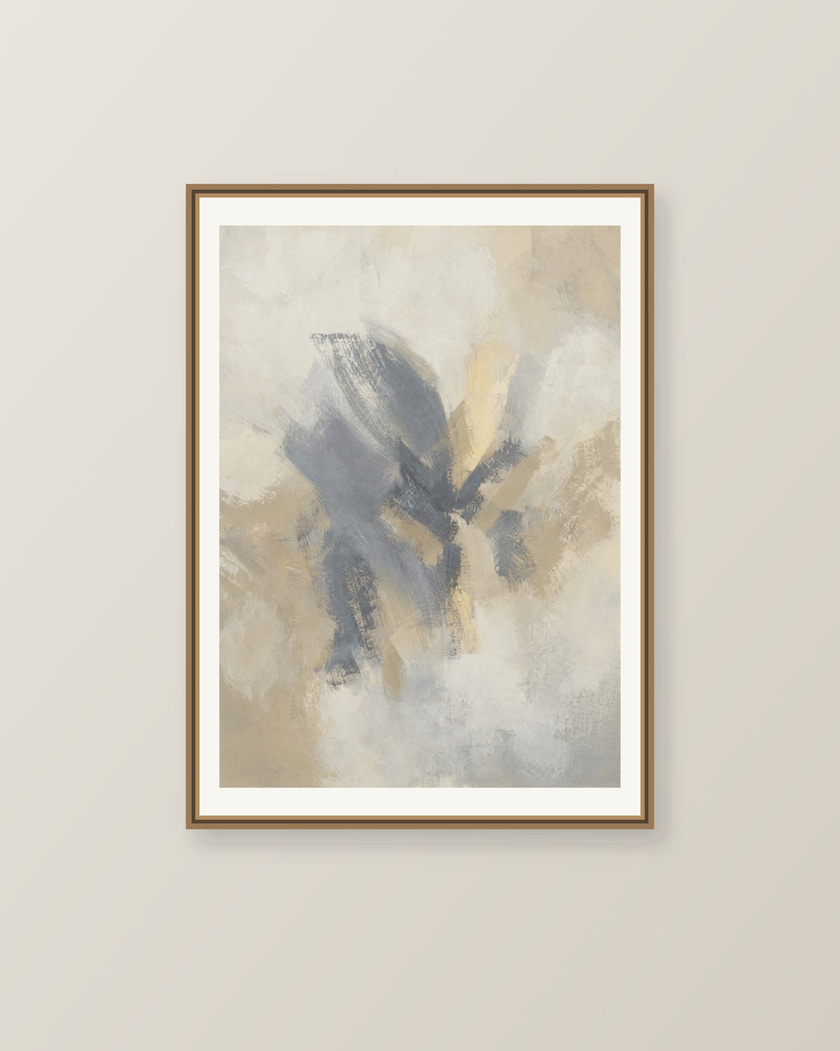 Abstrakt måleriskt motiv i varm vit, mjuk skiffergrå, sandbeige, blek vaniljgul. Korta, torra penseldrag möter en bredare rörelse i en färgrik mittpunkt med luft runt omkring. Illustrerad inramningsvy. Ram ingår inte.