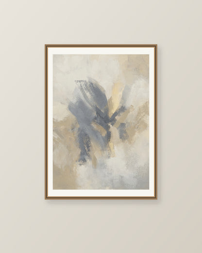 Abstrakt måleriskt motiv i varm vit, mjuk skiffergrå, sandbeige, blek vaniljgul. Korta, torra penseldrag möter en bredare rörelse i en färgrik mittpunkt med luft runt omkring. Illustrerad inramningsvy. Ram ingår inte.