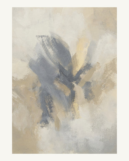 Abstrakt måleriskt motiv i varm vit, mjuk skiffergrå, sandbeige, blek vaniljgul. Korta, torra penseldrag möter en bredare rörelse i en färgrik mittpunkt med luft runt omkring. 40 × 50 cm.