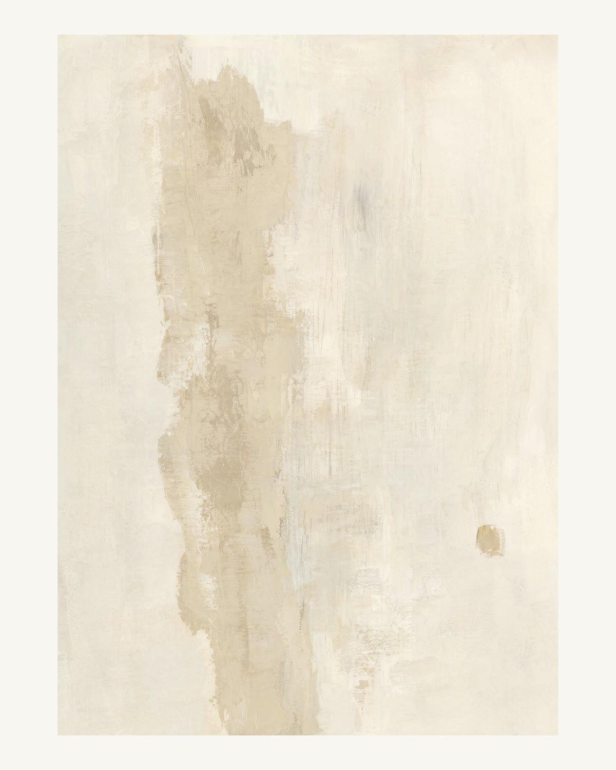 Abstrakt måleriskt motiv i elfenbensbeige, varm pärlvit. Ett brutet lodrätt färgstråk möter tunna utsuddade slöjor och en liten förskjuten accent. 40 × 50 cm.