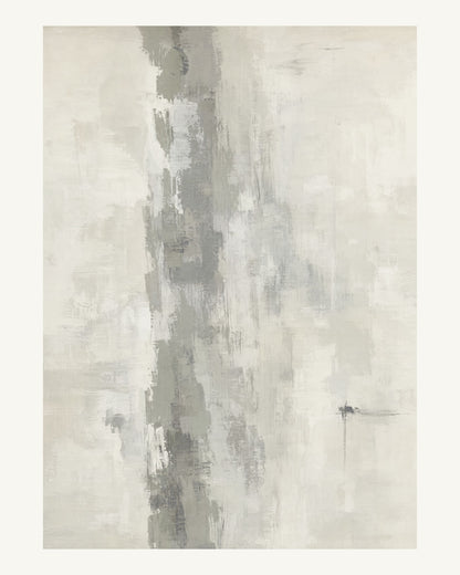 Abstrakt måleriskt motiv i varm ljus gråvit, benvit, mellangrå, gråsvart. Ett brutet lodrätt färgstråk möter tunna utsuddade slöjor och en liten förskjuten accent. 40 × 50 cm.