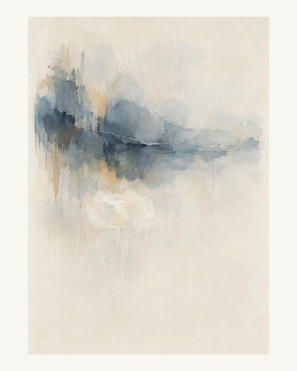 Ett mjukt gråblått färgfält vilar över en tunn kalkvit botten. Format 40 × 50 cm med ljus marginal.