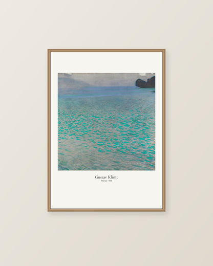 Attersee av Gustav Klimt. Konstposter med ljus marginal och diskret verktext. Illustrerad inramningsvy. Ram ingår inte.