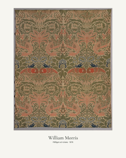 Påfågel och drake av William Morris. Konstposter med ljus marginal och diskret verktext. 40 × 50 cm.