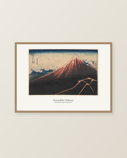 Regn nedanför berget av Katsushika Hokusai. Konstposter med ljus marginal och diskret verktext. Illustrerad inramningsvy. Ram ingår inte.