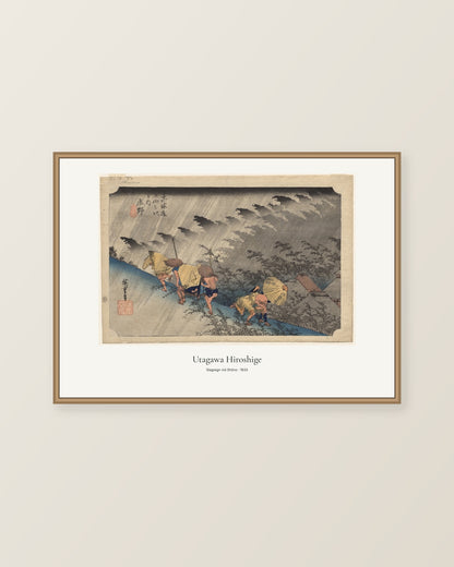 Slagregn vid Shōno av Utagawa Hiroshige. Konstposter med ljus marginal och diskret verktext. Illustrerad inramningsvy. Ram ingår inte.