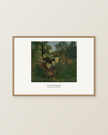 Strid mellan tiger och buffel av Henri Rousseau. Konstposter med ljus marginal och diskret verktext. Illustrerad inramningsvy. Ram ingår inte.