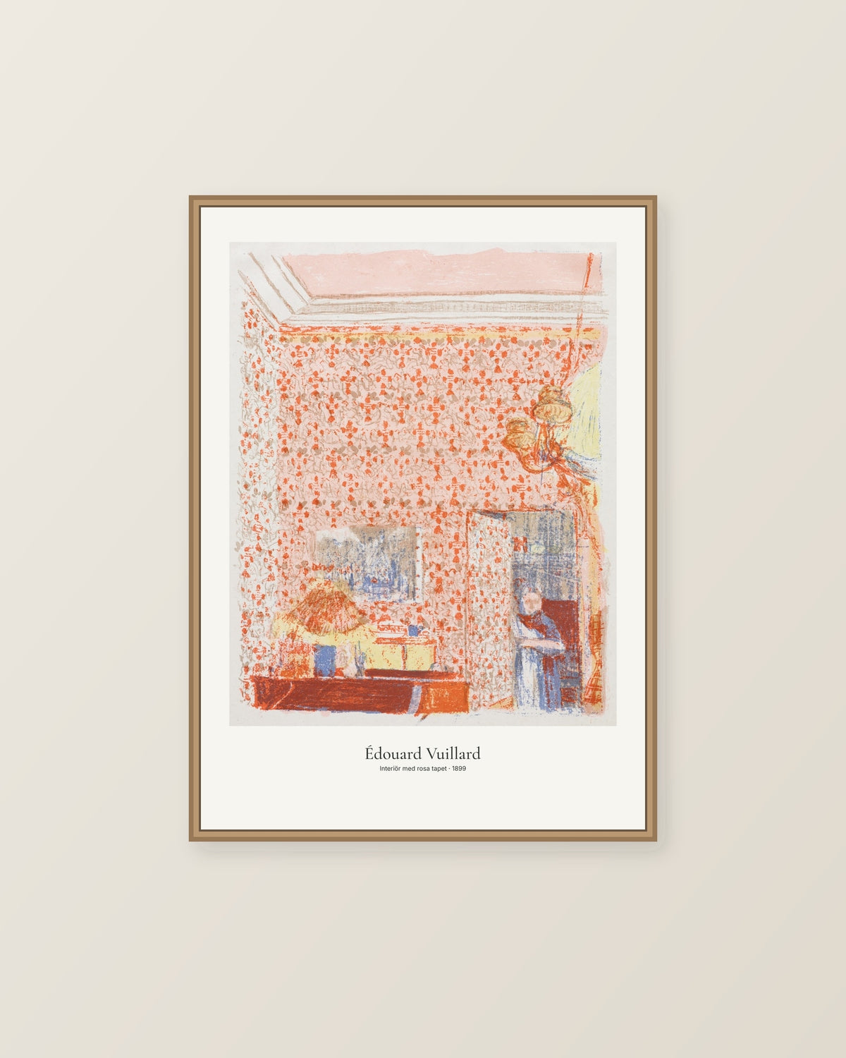 Interiör med rosa tapet av Édouard Vuillard. Konstposter med ljus marginal och diskret verktext. Illustrerad inramningsvy. Ram ingår inte.